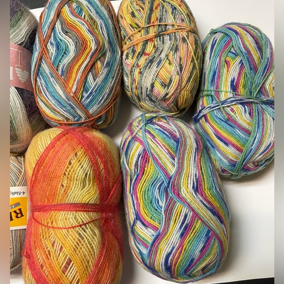 Lots of Crochet Yarn Acrylic Mohair, Etc. - Picture 7 of 11